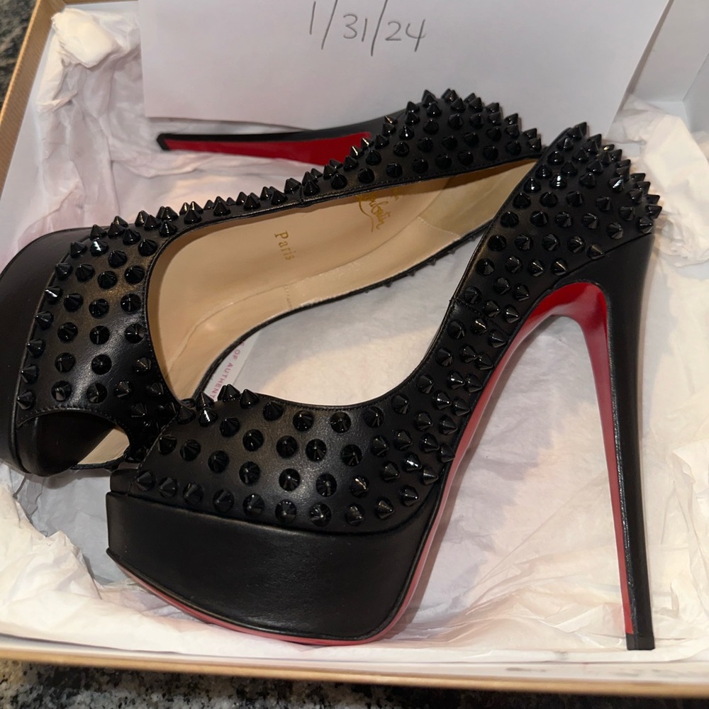 Christian Louboutin lady peep spike
